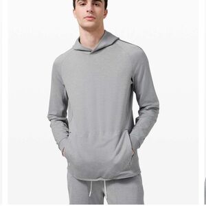 Men's Lululemon Textured Tech Hoodie in Grey - Size Medium